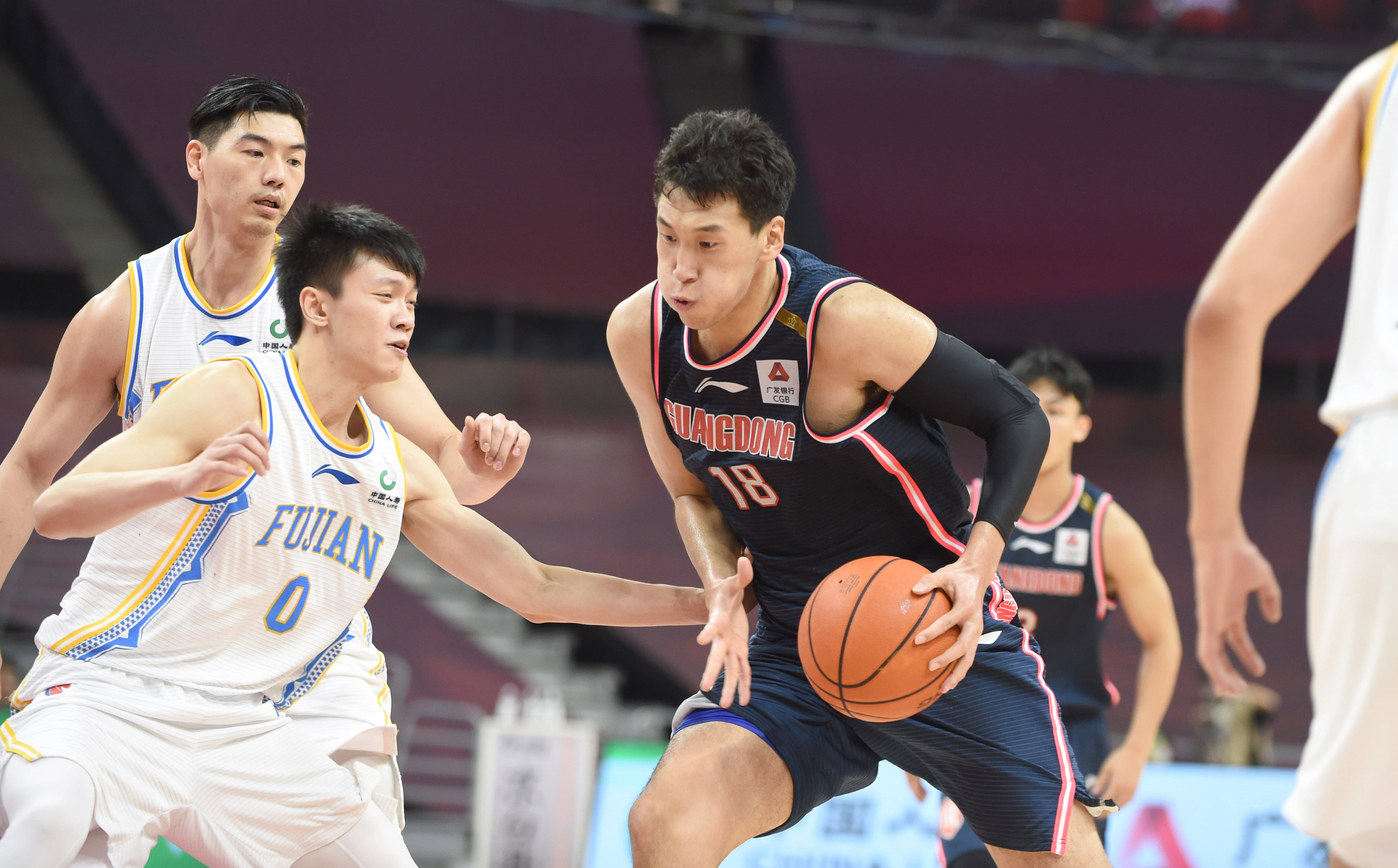 赛前费耶诺德调整名单以备CBA常规赛，篮板制胜环节打磨，目标明确，团队化学反应显著 -开云官方网站